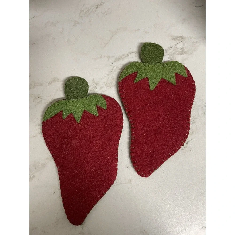 Vintage Pair‎ Handmade Felted Wool Strawberry Trivets Hotpads Red & Green